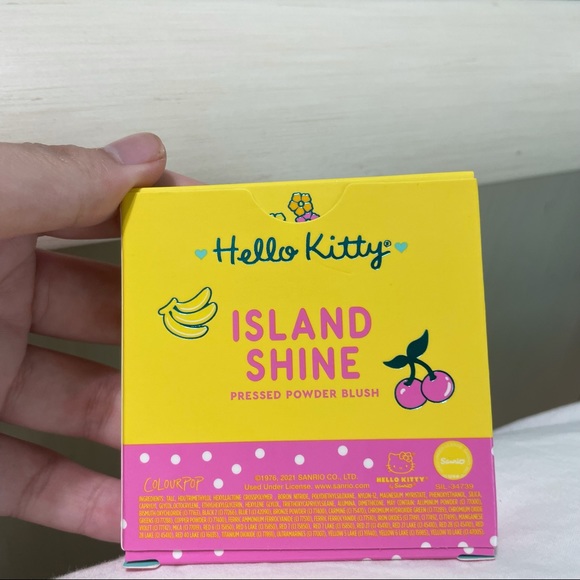 ‼️ HELLO KITTY BLUSH ISLAND SHINE - Picture 5 of 9